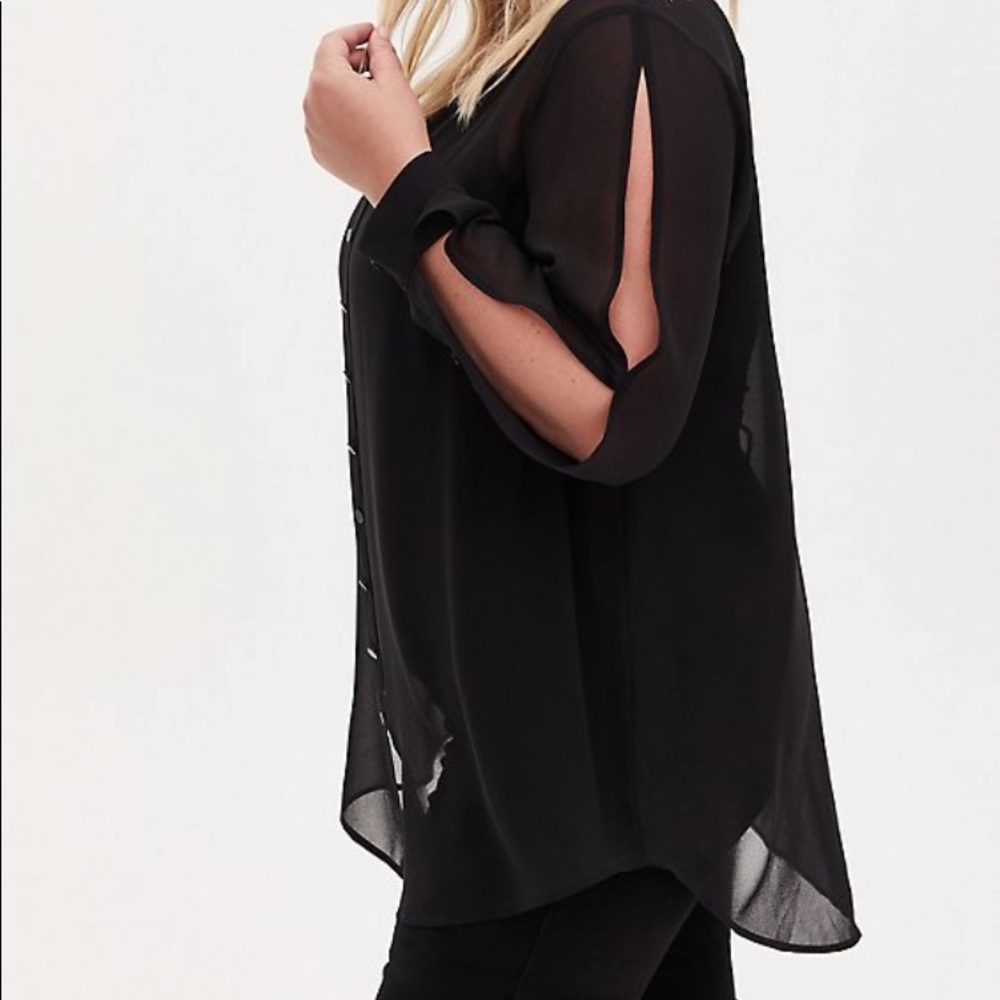 Torrid NWT 3x split sleeve button up